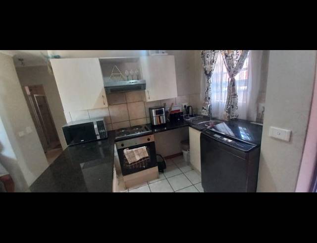 2 BEDROOM APARTMENT FOR SALE IN ESTHER PARK